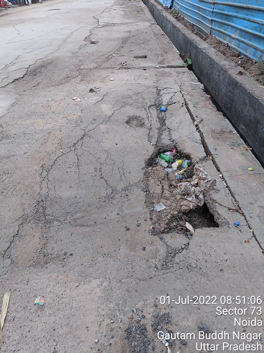 Yadav100nu's tweet image. एक साल पहले बनाया गया रोड़ टुटने लगा है कृप्या संज्ञान लेने कि कृपा करें 🙏🙏 
#स्थान  सोरय फार्म हाउस #मेन_रोड महादेव अपार्टमेंट/सर्फाबाद 
@CeoNoida @joinprasun @Mukesh2121971 @CPCB_OFFICIAL @lalclicks