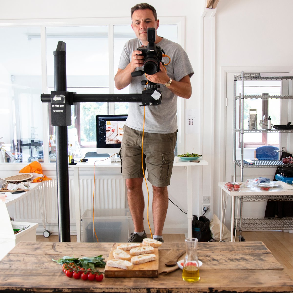Ready for the weekend? Let's hope the sun shines and we can all enjoy some fresh summer style snacks! Swipe to see this shoot in action.
​.
​.
​.
​#foodphotographystudio #foodstyling #foodporn #commercialphotography #photographystudio #photographyagency #ecommercephotography