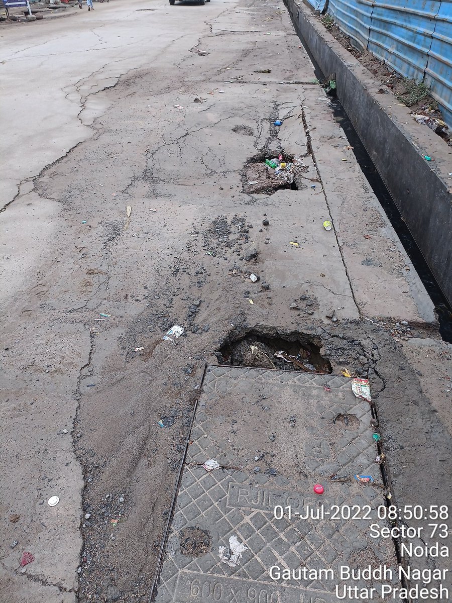 Yadav100nu's tweet image. एक साल पहले बनाया गया रोड़ टुटने लगा है कृप्या संज्ञान लेने कि कृपा करें 🙏🙏 
#स्थान  सोरय फार्म हाउस #मेन_रोड महादेव अपार्टमेंट/सर्फाबाद 
@CeoNoida @joinprasun @Mukesh2121971 @CPCB_OFFICIAL @lalclicks