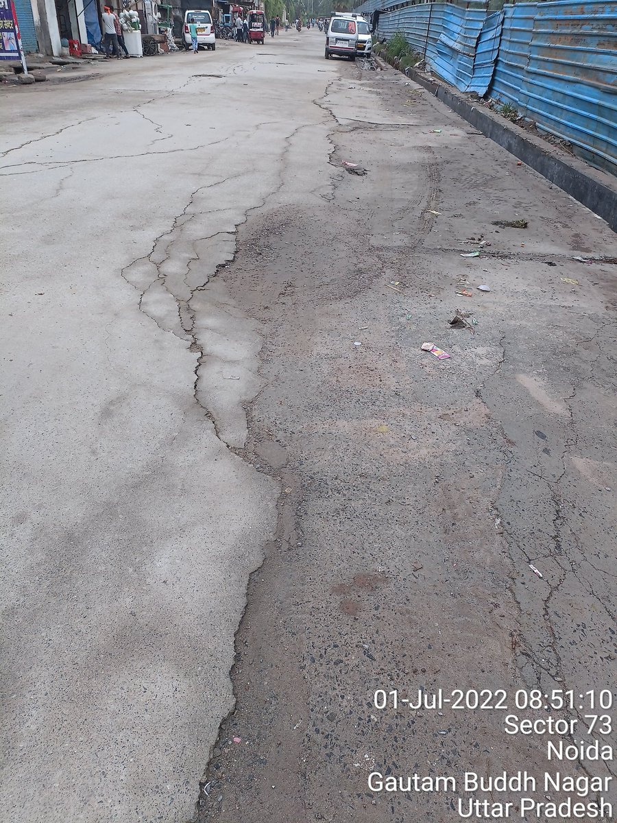 Yadav100nu's tweet image. एक साल पहले बनाया गया रोड़ टुटने लगा है कृप्या संज्ञान लेने कि कृपा करें 🙏🙏 
#स्थान  सोरय फार्म हाउस #मेन_रोड महादेव अपार्टमेंट/सर्फाबाद 
@CeoNoida @joinprasun @Mukesh2121971 @CPCB_OFFICIAL @lalclicks