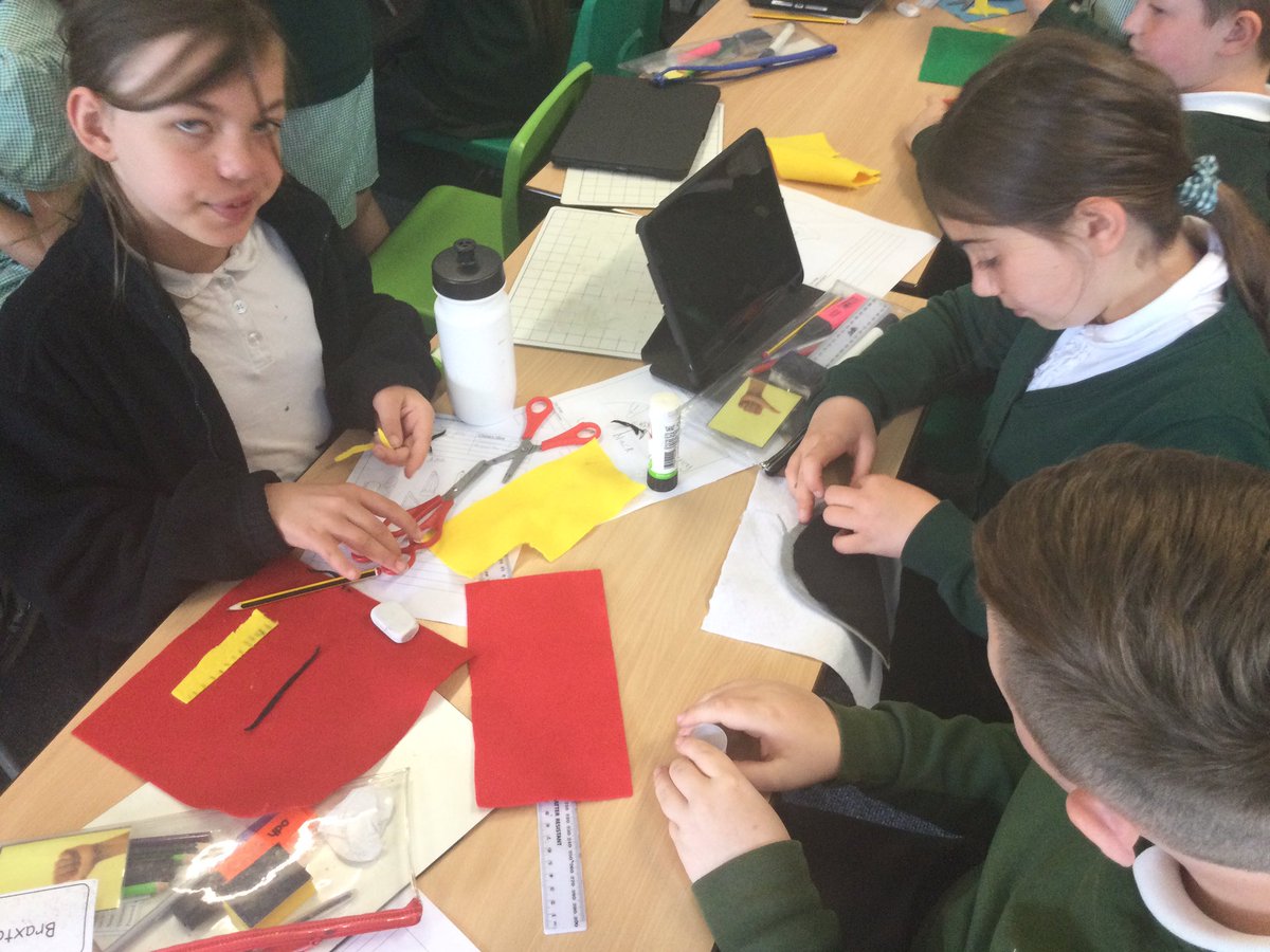 GatesDoves's tweet photo. Today is #ArtEnrichmentDay22 The children are busy creating patchwork squares of a memory from this year. #TheGatesArt #resilience #patchworkart https://t.co/DocfYllpjv