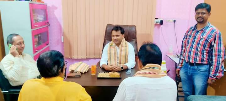 BiswalSouvic's tweet photo. ଉକ୍ତ ଅନୁଷ୍ଠାନର ସମସ୍ତ ସଦସ୍ୟ ତଥା କର୍ମକର୍ତ୍ତା ମାନଙ୍କୁ ମୋର ଆନ୍ତରିକ ଶୁଭେଚ୍ଛା ଜଣାଉଛି।🙏 #HealthForAll ❤️
#ସୁସ୍ଥ_କଟକ_ସୁଖୀ_କଟକ ⚕️ #UniversalHospital 🏥 https://t.co/ifhh4tpBIo