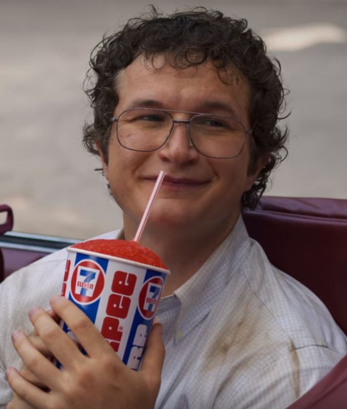 Suba_Parthi's tweet photo. I can't believe the Duffers pulled another 'Alexei' on us again...stop making us fall in love with someone and then just offing them mercilessly..these two pure babies deserved so much better! 😢😭 #StrangerThings #eddiemunson #alexei #heartbroken https://t.co/VpXYYNb2mT