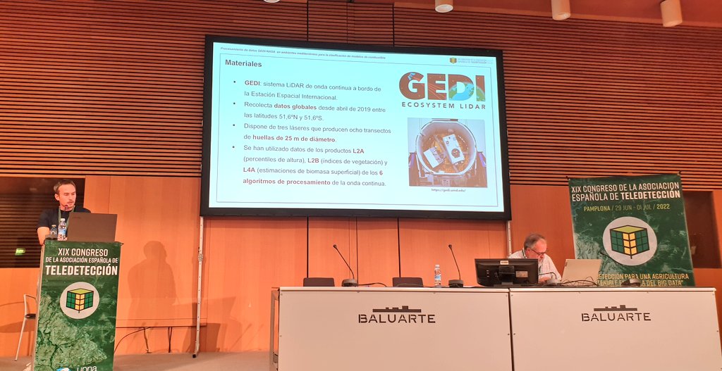 quecoak's tweet photo. Raúl Hoffrem, de #Geoforest-IUCA @unizar, nos presenta un interesante trabajo de aplicacion de datos @GEDI_Knights para la caracterización de modelos de combustible #prometheus. #XIXComgresoAET https://t.co/sNQKPn5syA