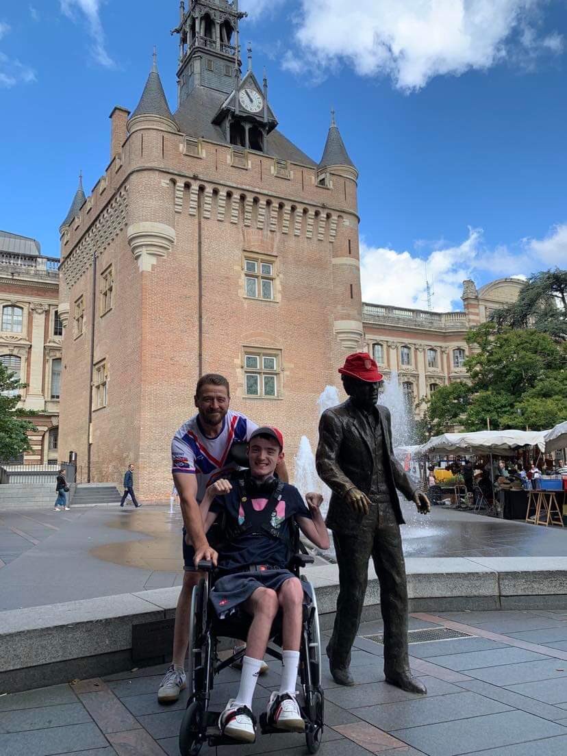 mushHkr's tweet image. The rovers boys are in town 🔴⚪️🇫🇷