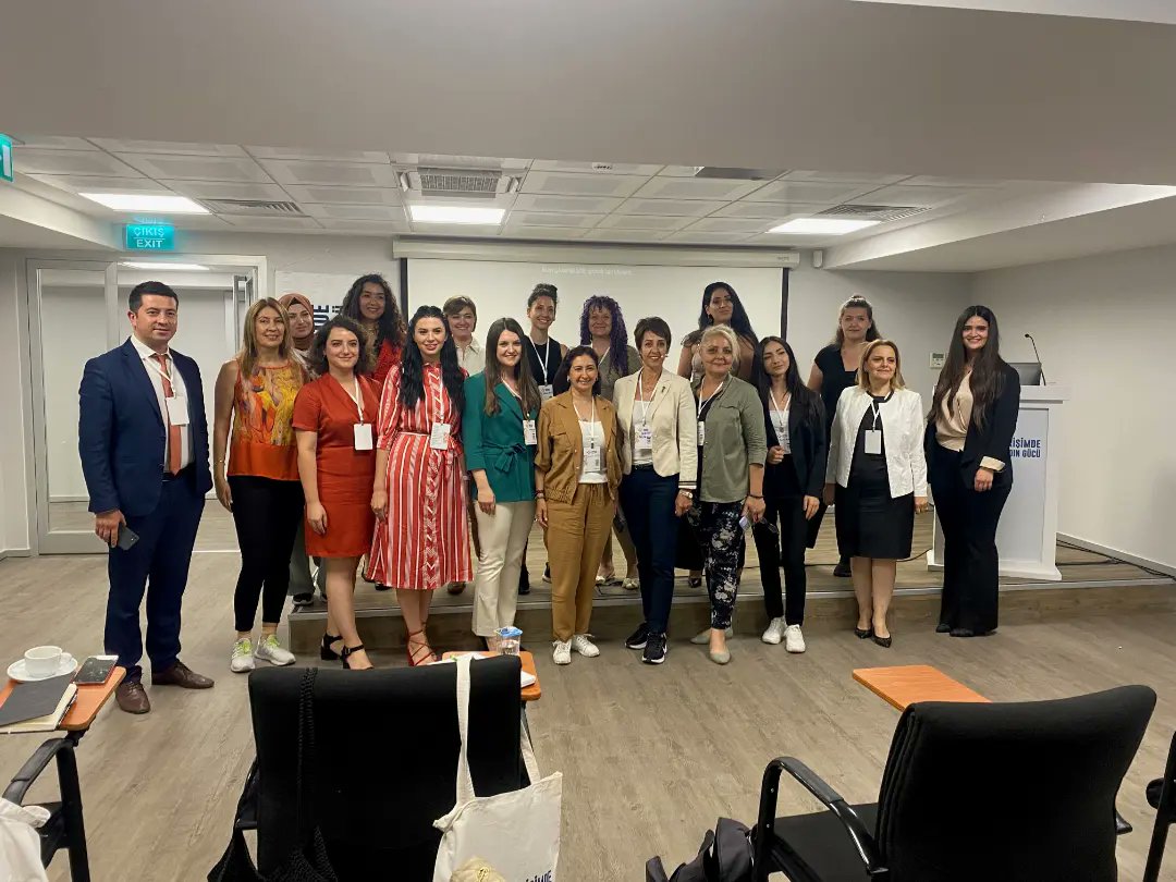 lobbyevent's tweet photo. 29 Haziran Çarşamba günü, İş Bankası İstanbul Maltepe Şube binasında ‘’Girişimde Kadın Gücü’nün ilk toplantısını gerçekleştirdik.

@Lobbyeventfactory @Lobbyiletisim #etkinlik #etkinlikyönetimi #etkinlikplanlama #event #eventmanagement #eventplanning #eventturkey #turkeyevents https://t.co/488nH41klZ