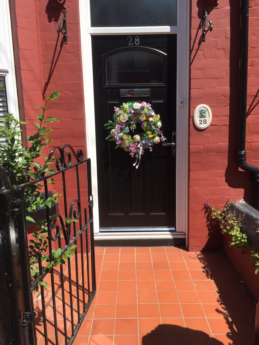 marthabalman's tweet photo. Random doors I love the look of https://t.co/HFMoGUgKXi