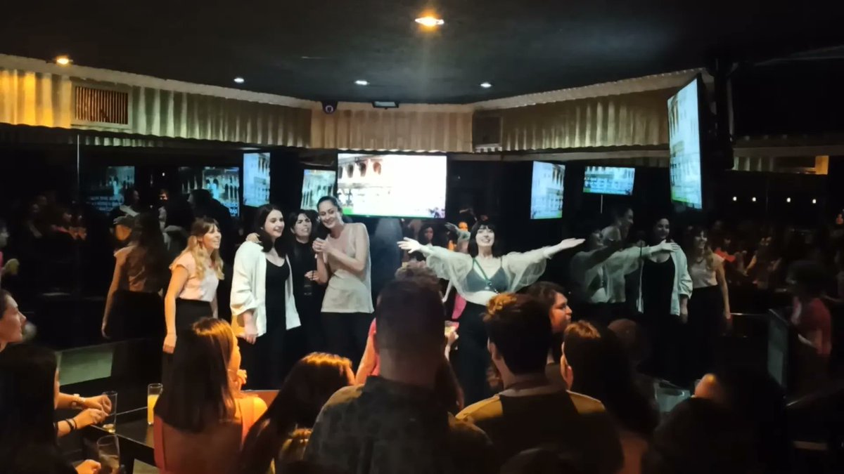 Gamelearn's tweet image. Last week was our #HappyThursday: karaoke edition! 🎤 We had a blast and sang our hearts out! Here are some highlights 😉

#WeAreGamelearn