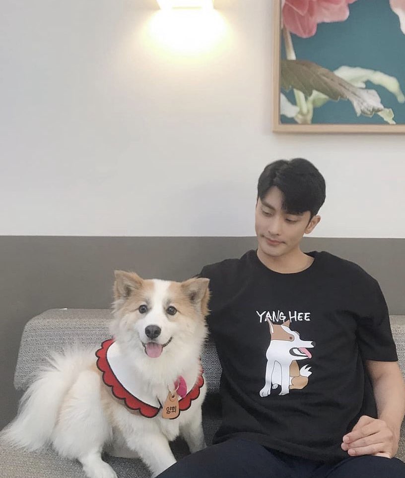 sunghoei's tweet photo. Selamat malam https://t.co/WcF2ePrgM1