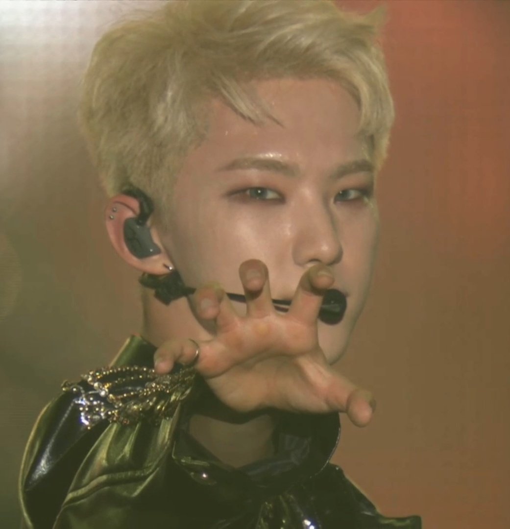 taetaenium_ tweet picture