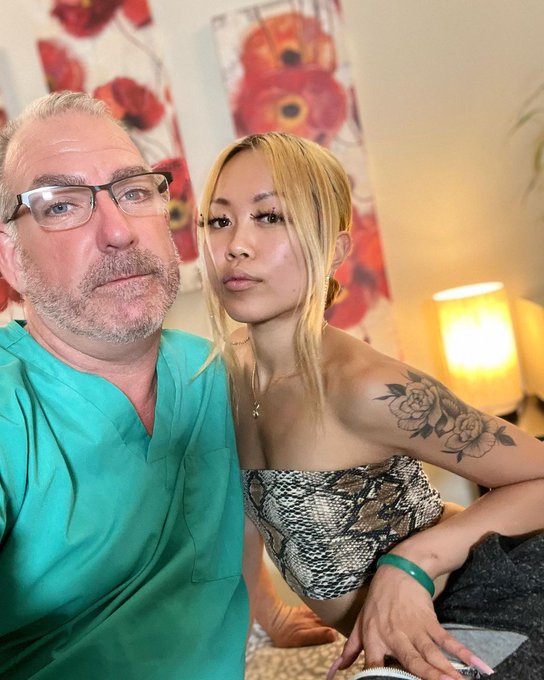 My client Babiie V requested a late night massage. What would you have said? https://t.co/x7tMsU25EF<a href="/tag/onlyfans"class="tags"><span>#onlyfans</span></a><a href="/tag/honeyhayes"class="tags"><span>#honeyhayes</span></a><a href="/tag/sexypainter"class="tags"><span>#sexypainter</span></a>