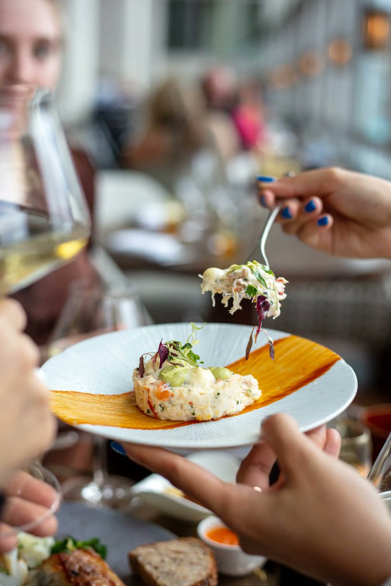 Tonight's the night ✨ We'll be joined by live string quartet Halo Strings this evening, where classical tunes, fabulous food and unparalleled views culminate into an elegant evening 🎻 There's still time to tap the link and book   
buff.ly/36QSdLC