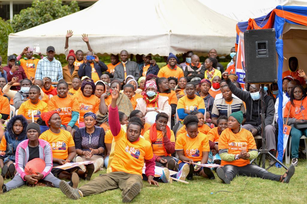 baba_cares's tweet photo. Abagusii ba Westlands Constituency banchire omong'ina @EstherPassaris netaya agenderere emiaka ende etano.
"Rora eee Passaris ominto, igare maridadi". https://t.co/Jyui6dYCU9