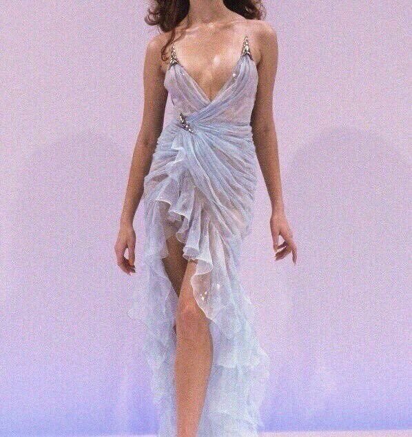 MIUSEH's tweet photo. thierry mugler ss 1999 https://t.co/7emGREl9IB