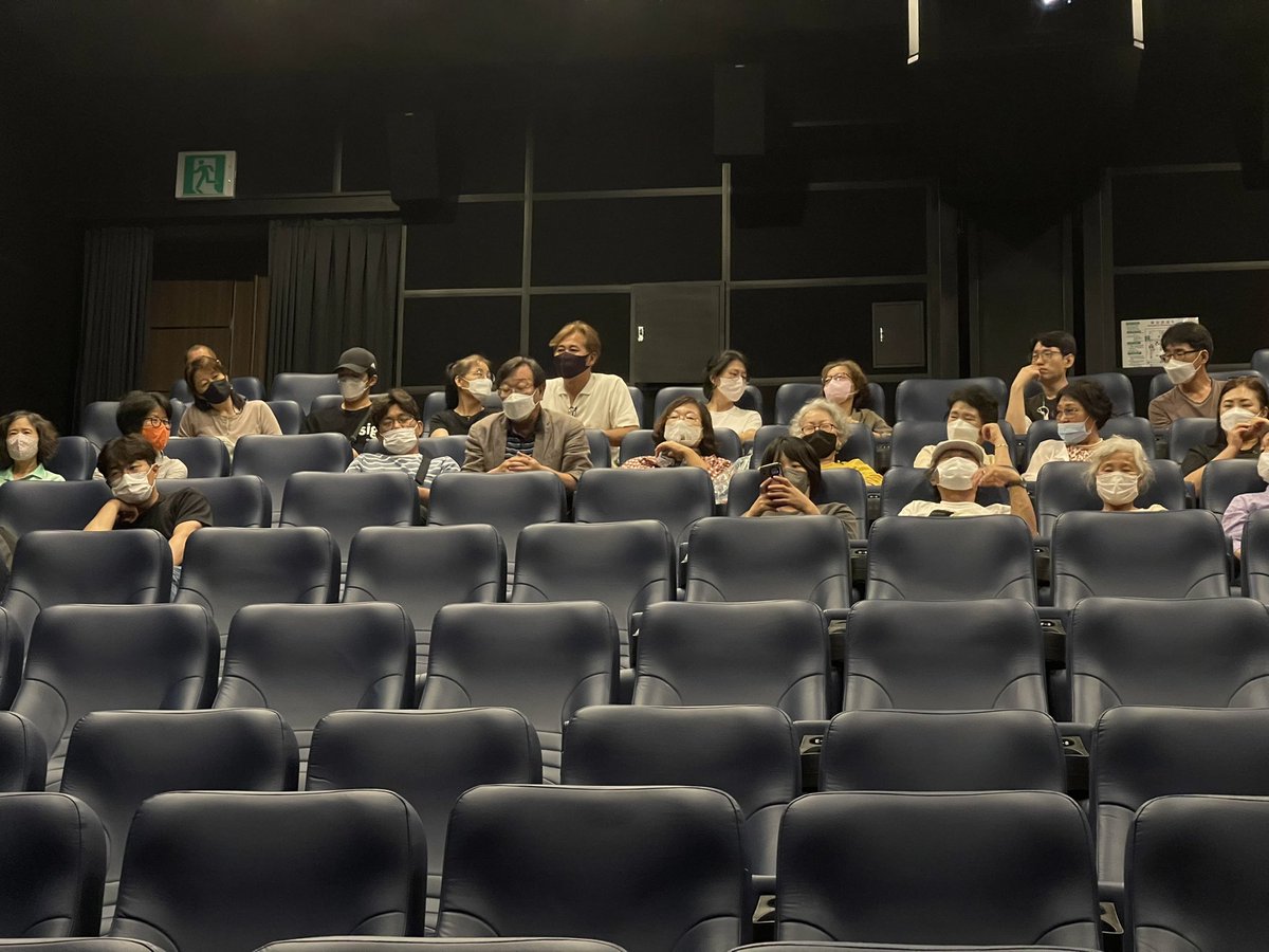 길 위의 신부 tweet media