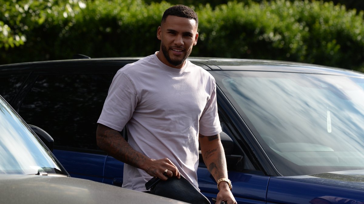 NUFC's tweet photo. The lads are back for the first day of pre-season! 🙌

⚫️⚪️ https://t.co/9weznCosB3