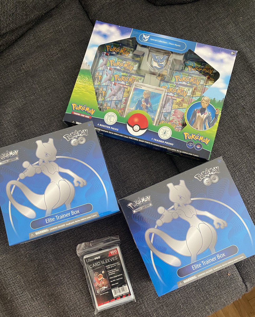 scr4tchi's tweet photo. Wenn schon kein Pokémon Go mehr spielen, wenigstens die Karten 😅 https://t.co/rQmt5vnYYl