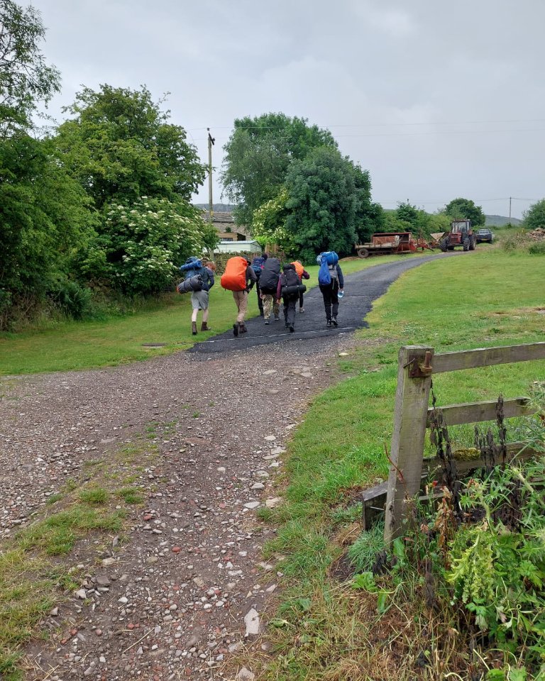 UTCLeeds's tweet image. Good Morning from the campers!
Our gold DofE students are up, packed up and have set off on their final practice day!
Good luck team. 
#thinkutc #DofE #finalwalk