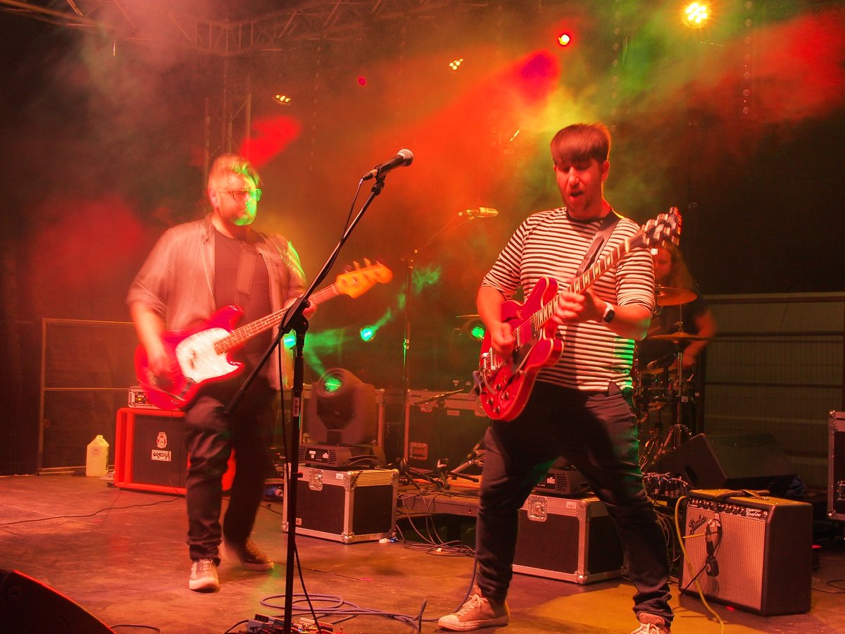 Yoooo! Tonight we rock Haddenham Beer Fest!! On stage at 7pm so don’t be late!! After that we’ll enjoy <a href="/so_duo/">@so80sduo</a> with a few pints so come get stuck in! #livemusic #beer #festival #rockmusic