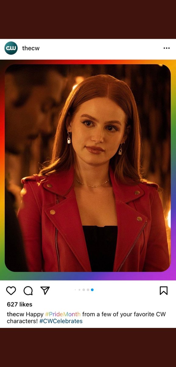 982Chonilover's tweet photo. The CW can go and fck themself who is that idiot who wished happy pridde month with a picture where she officiate #thatwedding where she felt another traume! I'm about tto puke! https://t.co/8TXCdZUoXQ