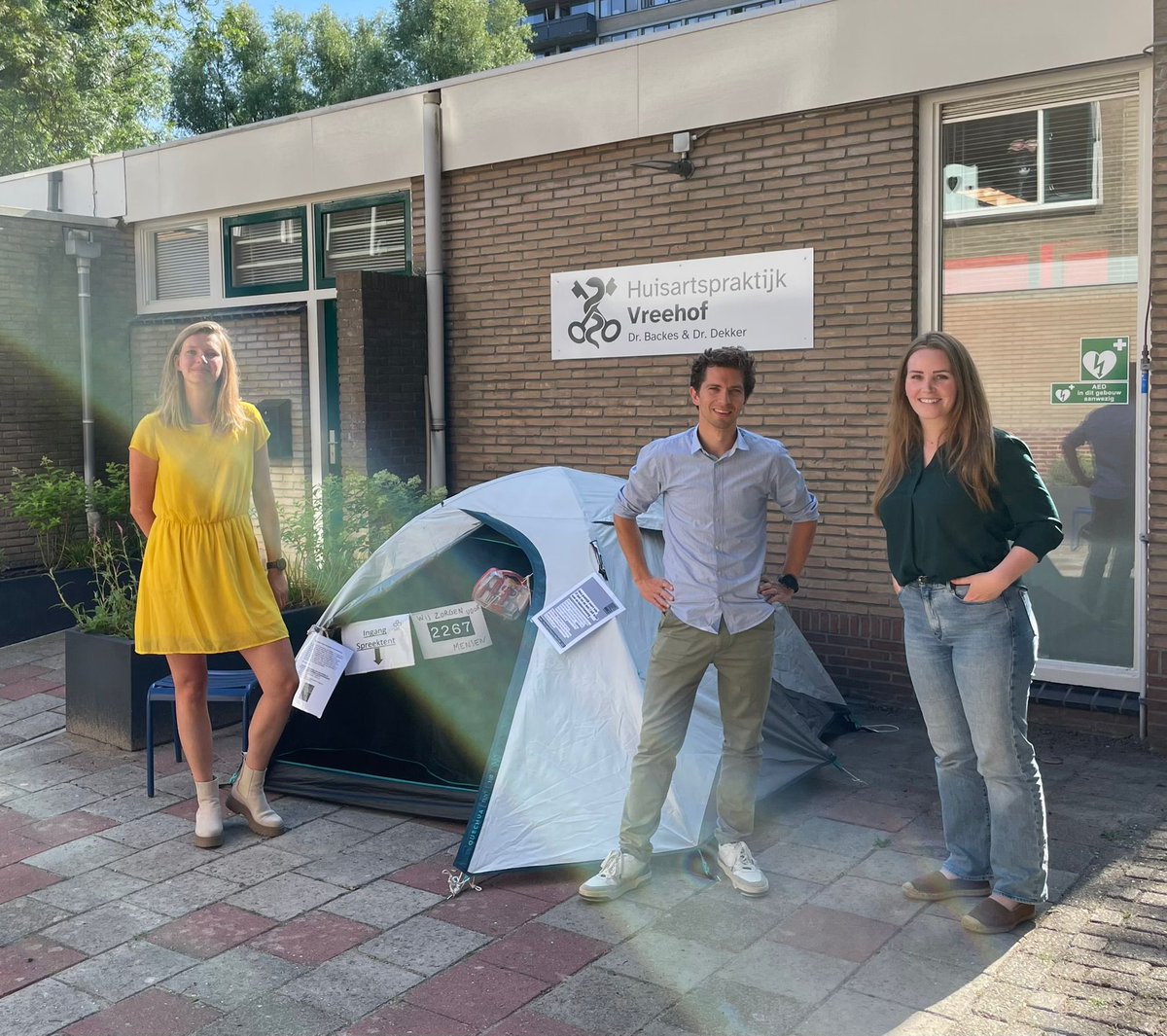 Maaike van Vliet (@maaikevvliet) on Twitter photo Deze week wordt actie gevoerd voor goede huisartsenzorg. <a href="/Juliadegroot_/">Julia Anna de Groot</a> & ik gingen langs bij huisarts Daan Backes. We stonden stil bij de knelpunten in Leiden:
🏠Te weinig plek voor huisvesting
👩⚕️Nu al overvolle praktijken
📈Zorgen om toekomst met groeiend aantal inwoners Deze week wordt actie gevoerd voor goede huisartsenzorg. <a href="/Juliadegroot_/">Julia Anna de Groot</a> & ik gingen langs bij huisarts Daan Backes. We stonden stil bij de knelpunten in Leiden:
🏠Te weinig plek voor huisvesting
👩⚕️Nu al overvolle praktijken
📈Zorgen om toekomst met groeiend aantal inwoners