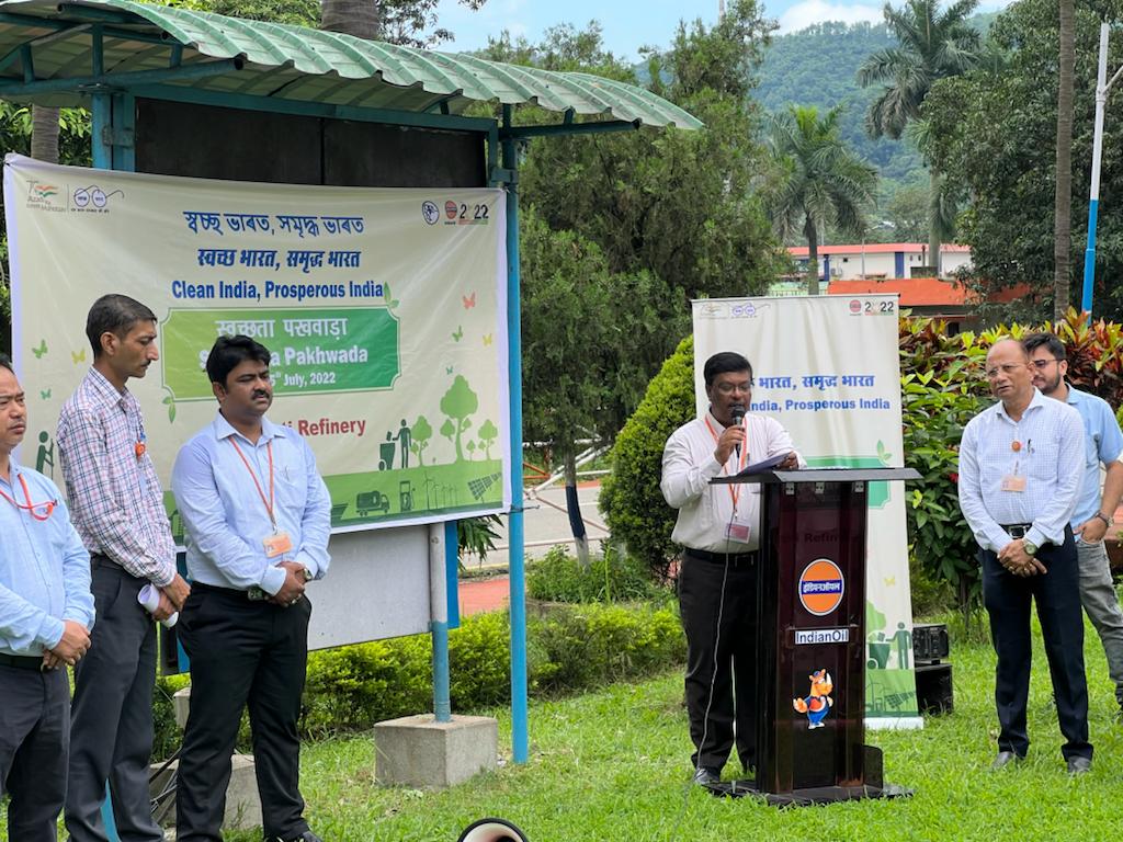 IOCians <a href="/IndianOilcl/">Indian Oil Corp Ltd</a> 's Guwahati Refinery pledge to contribute to wards the cause of making India a Clean India by taking Swachchata pledge on the 1st day of Swachhta Pakhwada  2022.
<a href="/PetroleumMin/">Ministry of Petroleum and Natural Gas #MoPNG</a> 
<a href="/Swachhbharat/">Swachh Bharat Mission - Grameen</a>
<a href="/IOCRHQ/">Refineries Division of IndianOil</a> 
<a href="/DirR_iocl/">Director (Refineries), IndianOil</a> 
<a href="/ChairmanIOCL/">ChairmanIOC</a>