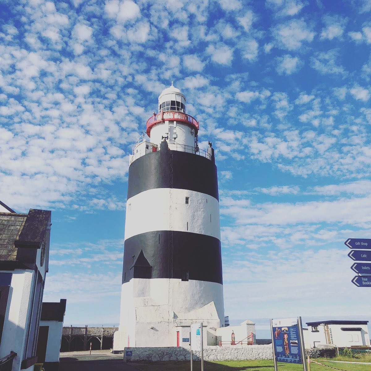 hooklighthouse's tweet photo. JULY PLEASE….
Hello and welcome in July… please bring these blue skies EVERYDAY 🙌☀️😊💙
Enjoy this wonderful month of summer everyone & we look forward to welcoming you all as you visit this summer.
#july #july1 #julyfirst #Wexford #Ireland #Lighthouse #VisitWexford #Hook https://t.co/qKh4w7Qip7