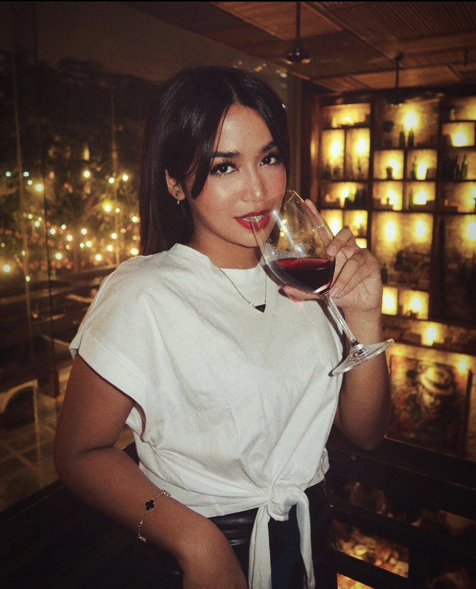 rivas_believer's tweet photo. 🤍🖤🍷 https://t.co/7CM5a1HmoE