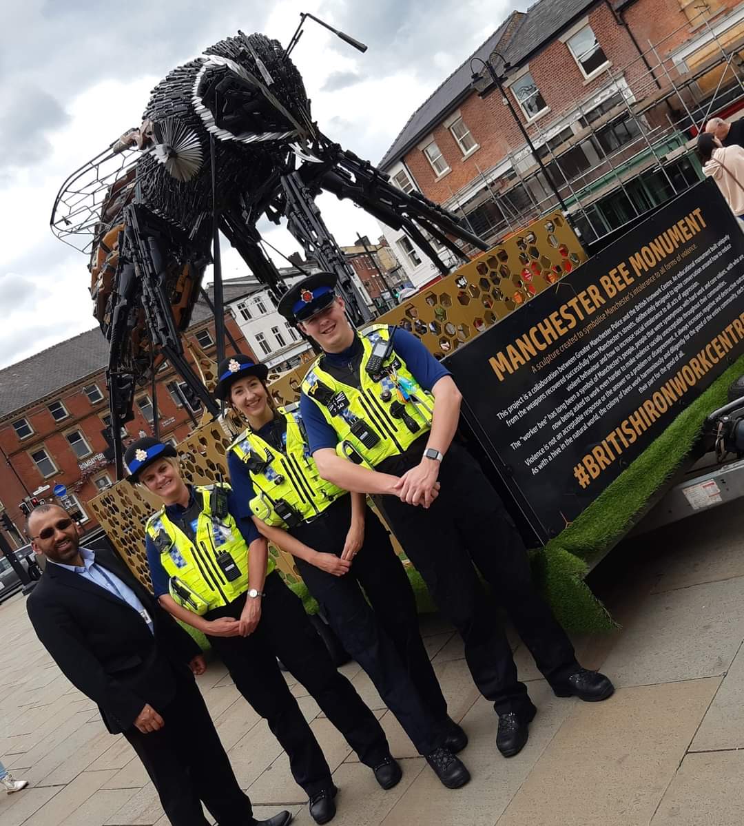 Continuing on its journey, the Forever Amnesty Bee visited Rochdale town centre yesterday. 

Today the bee will be making its way to Rochdale Leisure Centre Entwisle Road, between 6-9PM. Hopefully see you there!

#Rochdaletowncentre <a href="/GMPRochdale/">Rochdale Police (GMP)</a> <a href="/RochdaleYouthie/">RochdaleYouthService</a>