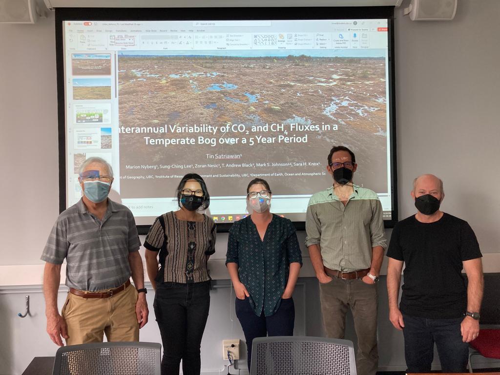 Tin Satriawan (@satriawantin) on Twitter photo I defended my thesis! The last 2 years studying Burns Bog had been a rollercoaster ride, but @sarahelenknox made sure I had everything I need to get through it. Shoutout to <a href="/sclee_micromet/">Sung Ching (Nick) Lee</a> & @MarionNyberg for sharing their bog wisdom with me! I defended my thesis! The last 2 years studying Burns Bog had been a rollercoaster ride, but @sarahelenknox made sure I had everything I need to get through it. Shoutout to <a href="/sclee_micromet/">Sung Ching (Nick) Lee</a> & @MarionNyberg for sharing their bog wisdom with me!