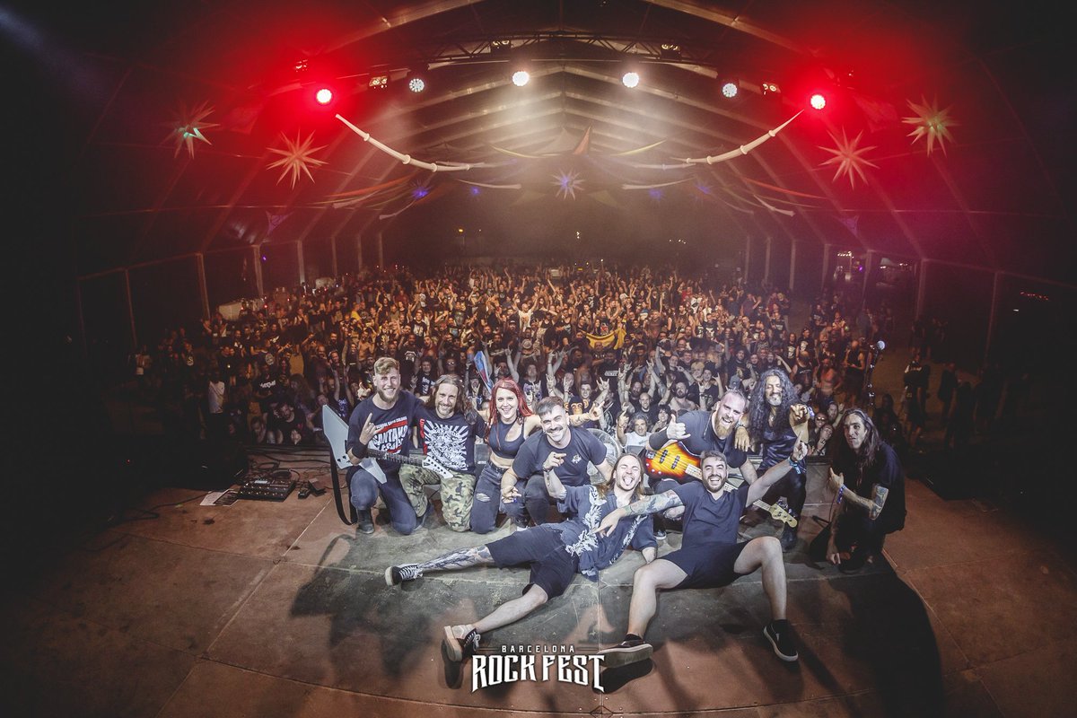 bcnrockfest's tweet photo. La primera jornada de @bcnrockfest 2022 terminó de manera épica con @MetallijamBand y sus múltiples colaboraciones poniendo patas arriba la ROCK TENT. Que siga la fiesta! https://t.co/4VvtVGaqBl