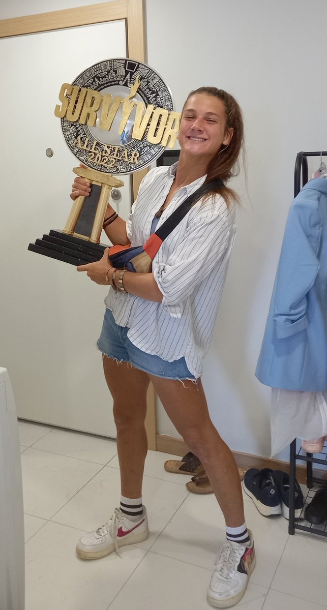 ay allahtan sampiyon olduk bu kombini finalde giydiğini düşünsenize