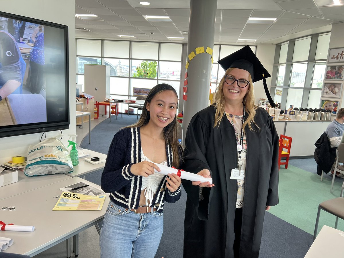 EmmaP_3's tweet photo. @gatesheadcoll What an amazing day of Access to HE graduation celebrations! #accesstohe #graduation #healthaccess #scienceaccess #endofyear https://t.co/gsQTJbXpya