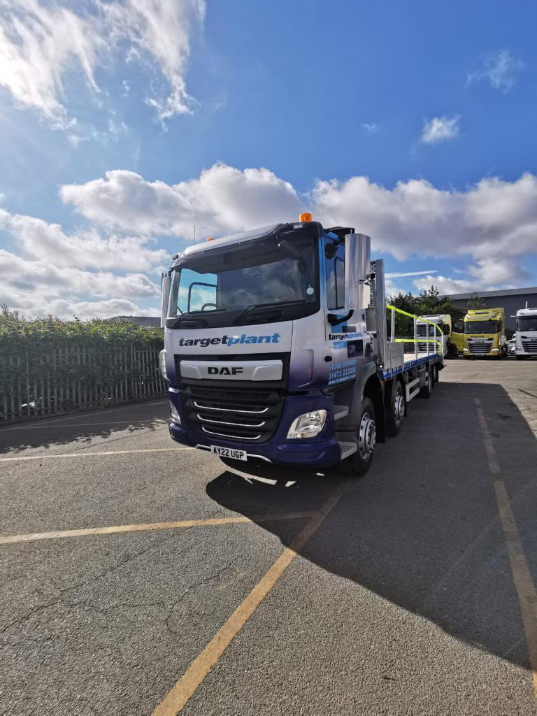 targetplant's tweet image. 1st of July means new lorry day is here at last.
Thanks to @PremierWraps the wrap looks great as always.
Thanks to Sterling Gp for building the body!
Thanks @chassis_cab_daf for the great service all our hgv fleet are now Daf’s because of this.