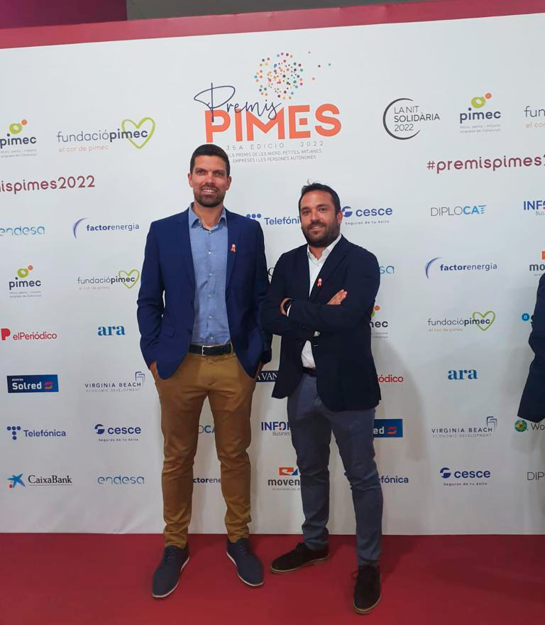 isproxwork's tweet image. ¡Nuestros fundadores Ivan Vázquez Carulla y Sergi Martí Cosconera no paran! El pasado martes 27 de junio fueron al Camp Nou para asistir a la 35ª edición de los premios @PIMEC 2022.🏟️ Una velada especial donde celebramos juntos el emprendimiento. 🙌  #ISPROXalDía #PremisPimec2022
