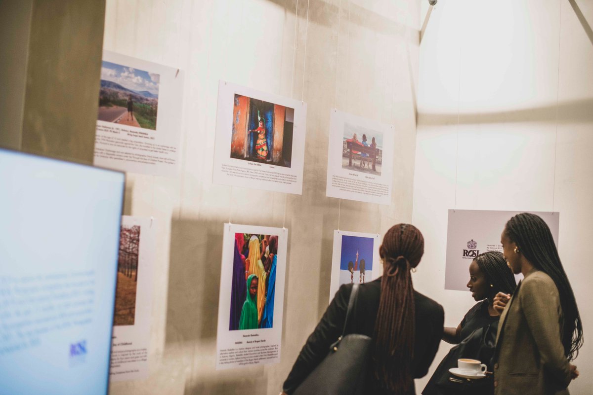 CollectiveRw's tweet photo. #3 The Commonwealth Marketplace + @ROSLARTS Photography Exhibition at @atelier_academy 

📸@eeloom

#BestMoments #CollectiveRW #RFW2022 https://t.co/UkdqJxIJ6M