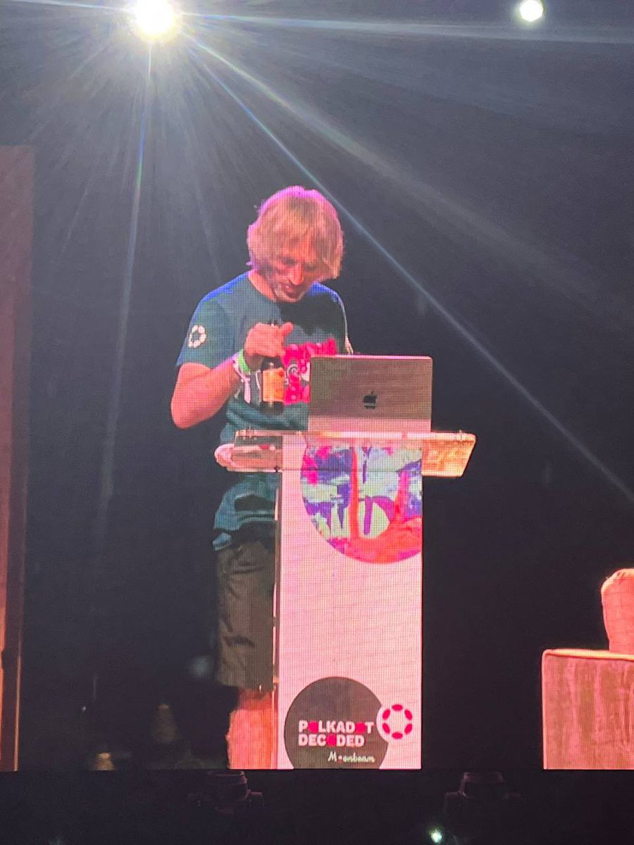 gear_fans's tweet image. #GearTech Gavin Wood 身上穿的衣服眼熟嘛🤩🤩
给 Gear 打 Call！