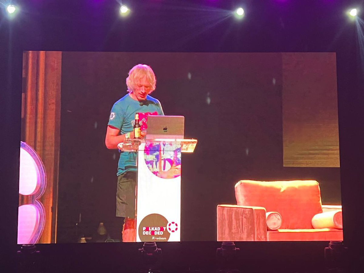 gear_fans's tweet image. #GearTech Gavin Wood 身上穿的衣服眼熟嘛🤩🤩
给 Gear 打 Call！