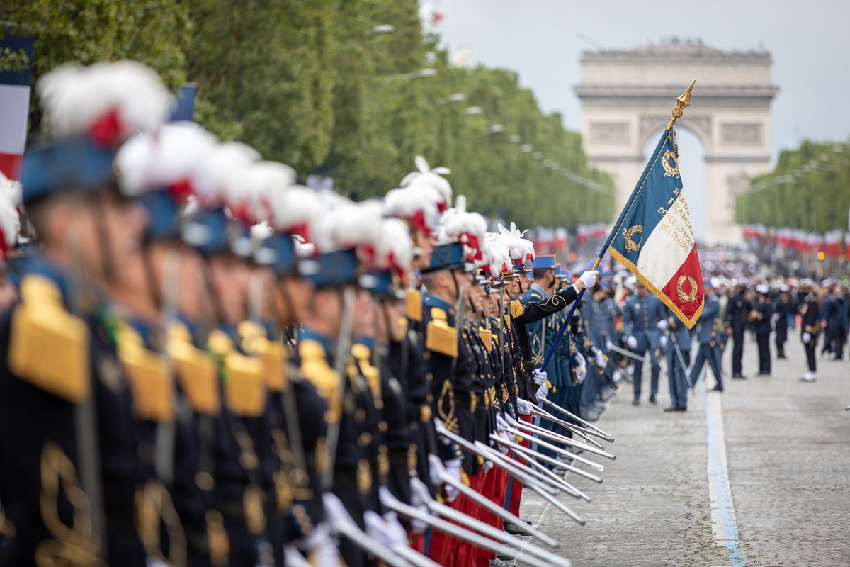 SaintCyrCoet's tweet image. #14juillet - Fiers de se présenter à la Nation.
Dans 10 jours, les officiers-élèves des trois écoles de l’Académie militaire de Saint-Cyr Coëtquidan, défileront sur les Champs-Élysées.