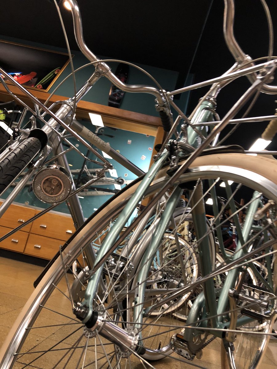 FietsTempelNL's tweet image. ❤️ • @cremecycles Caferacer Lady Uno in Florida Green &amp;amp; Caferacer Man Doppio Gray. Moeten we nou nog meer zeggen? Kom kijken in onze nieuwe fiets-life-style-winkel aan de stadszijde van de Willemstraat, no. 21 (in Heerlen). 
#cremecycles #lifestyle #heerlen