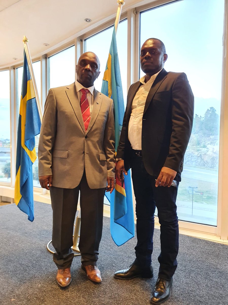 CBagunda's tweet photo. Présence remarquable de UNC Suède conduite par son SF @CBagunda à la fête de l'indépendance organisé  par l'ambassade de la RDC ici en Suède. @VitalKamerhe1 @BillyKambale1 @uncsuede @uncrdc @CBuhendwa @MichelMoto1 @MathePayPay @juvenalmunubo @MoiseMirevo1 https://t.co/33qbmqONtp