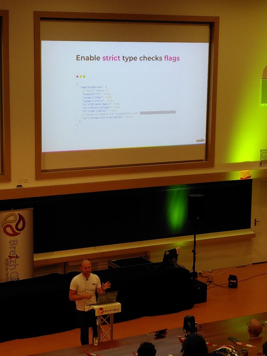 SQuiOc's tweet photo. Migrer 150k LoC en #typescript avec @ghoullier au #breizhcamp https://t.co/zPegJdCC5B