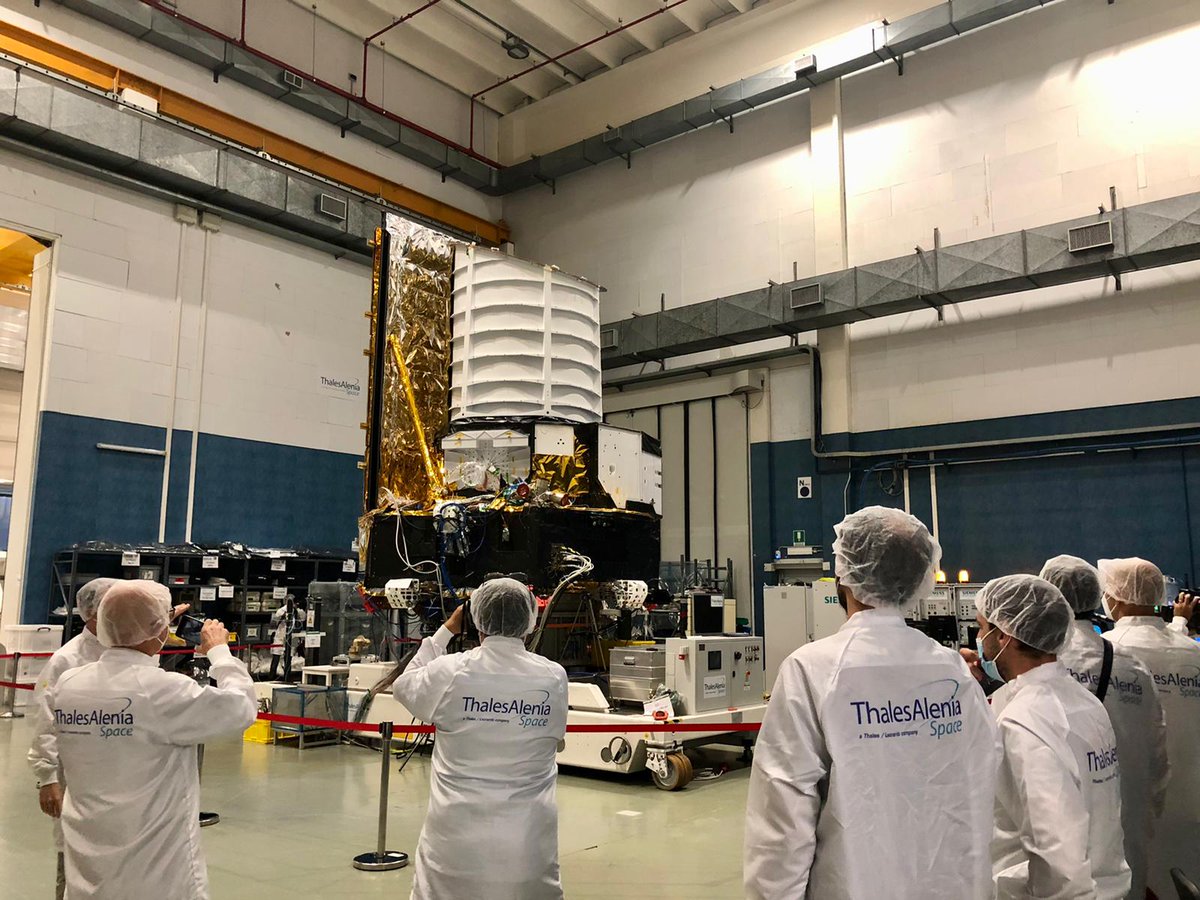 Si è celebrato oggi in <a href="/Thales_Alenia_S/">Thales Alenia Space</a> a #Torino il termine delle attività di integrazione sul satellite <a href="/ESA_Euclid/">ESA's Euclid mission</a>, raccontando insieme ad <a href="/esa/">European Space Agency</a>, <a href="/ASI_spazio/">Agenzia Spaziale ITA</a> ,@EC_Euclid e <a href="/mediainaf/">MEDIA INAF</a> la missione e il contributo scientifico 🇮🇹. 
Ora è tutto pronto per i test ambientali a #Cannes