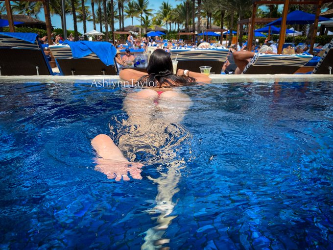 Enjoying the view? 💦🍎 https://t.co/gnusMmhoPV<a href="/tag/feet"class="tags"><span>#feet</span></a><a href="/tag/slutty"class="tags"><span>#slutty</span></a>