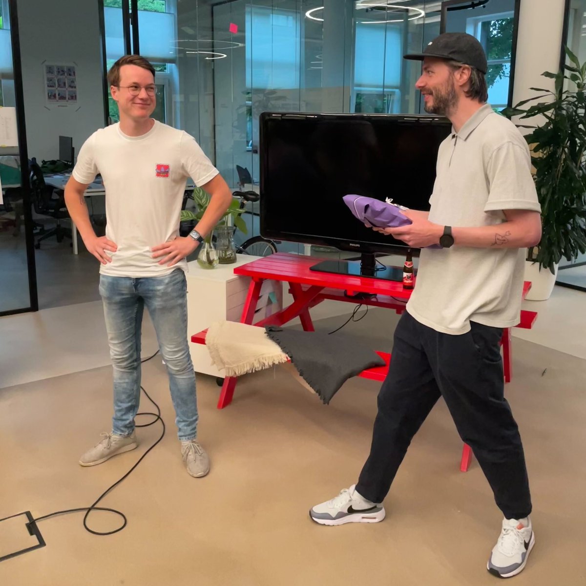 De 10-weekse stage van Vidar zit er op! “In korte tijd heb ik mogen meewerken aan toffe projecten met positieve impact en heb ik mijn design skills enorm verbeterd.” Bedankt voor je inzet! Ook digital design stage lopen bij Greenberry? Check de vacature: greenberry.nl/updates/vacatu…