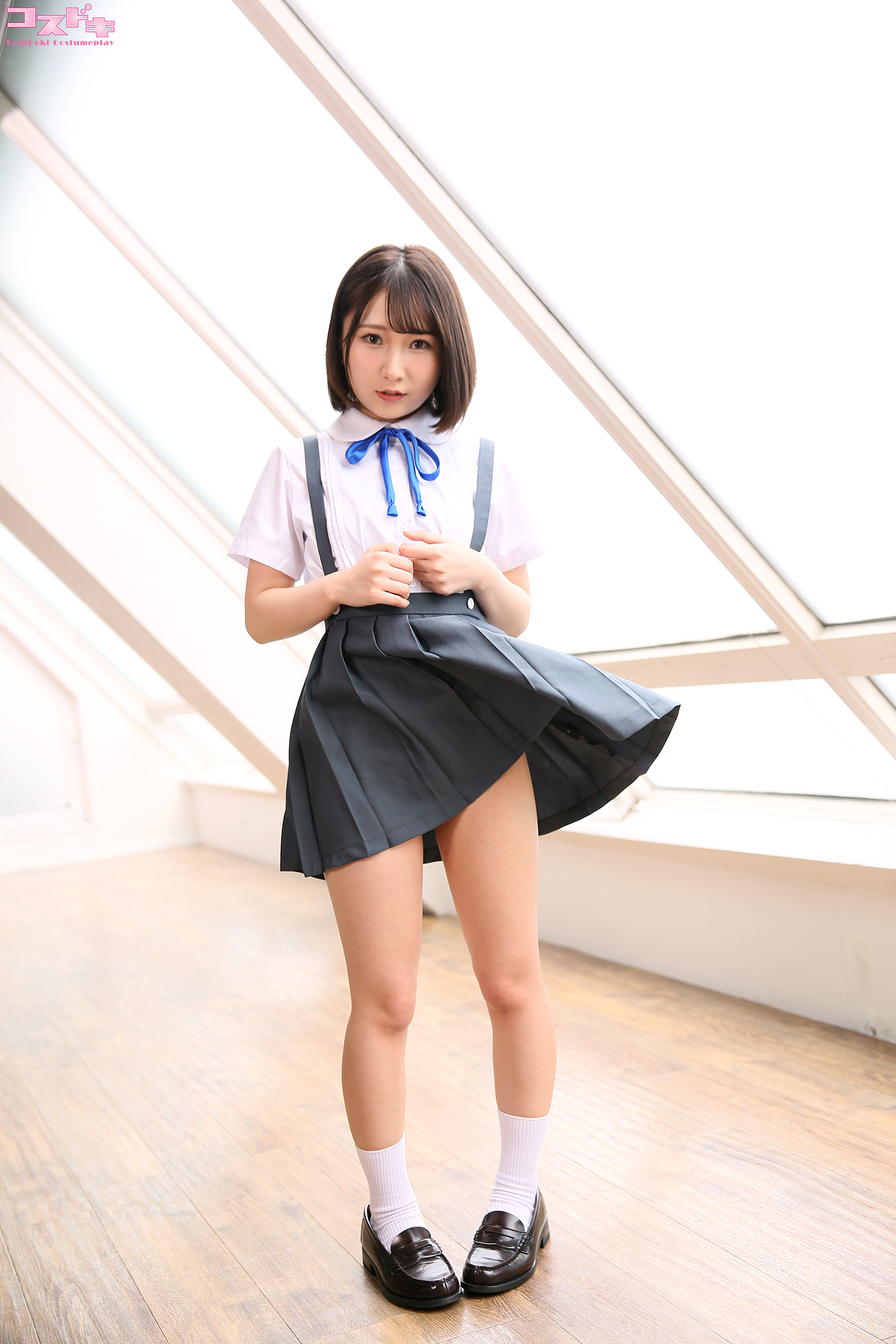 制服　由良かな 