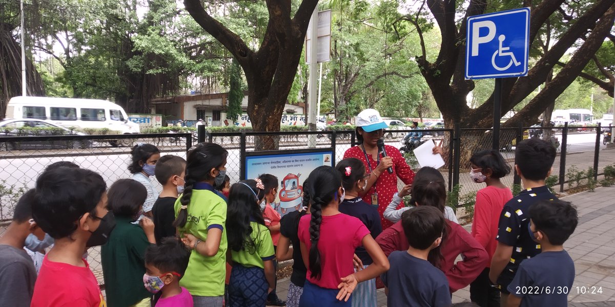 SafeKidsIndia's tweet photo. Students of Unschool Baner learning about #RoadSafety at #ChildrensTraffic Park and pledging to be #SafeRoadUsers. The training was conducted by #SafeKidsFoundation in collaboration with PMC.
@nitin_gadkari @PMCPune https://t.co/8IzhRDoVH0