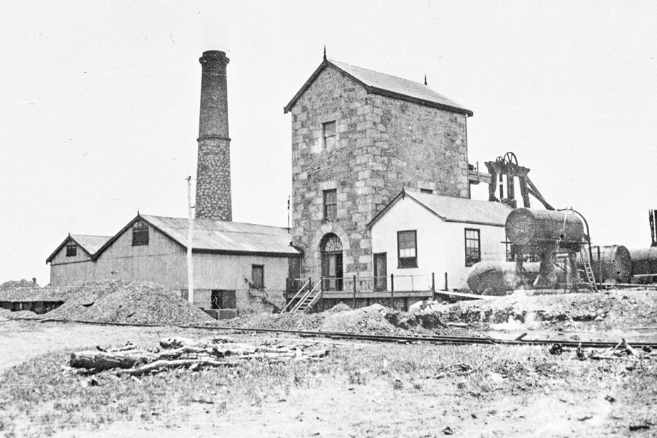 Burns9611's tweet photo. An 160 Year old Engine House, I decided to remake it in Studio for fun. Very nice..

#roblox #Roblox #RobloxDev #RobloxDevs #Robloxdesign https://t.co/Dg8h6wU7p8