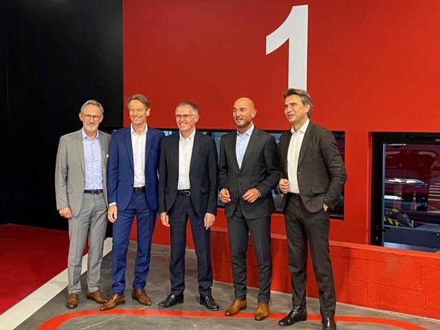 Stéphane Bailly, Président de CAR Avenue ont eu l’honneur d’accueillir Messieurs Carlos Tavares, (CEO du Groupe Stellantis), Uwe Hochgeschurtz (Directeur Stellantis Europe) ainsi que Guillaume Couzy (Directeur Stellantis France).
caravenue.com/fr/actualites/…