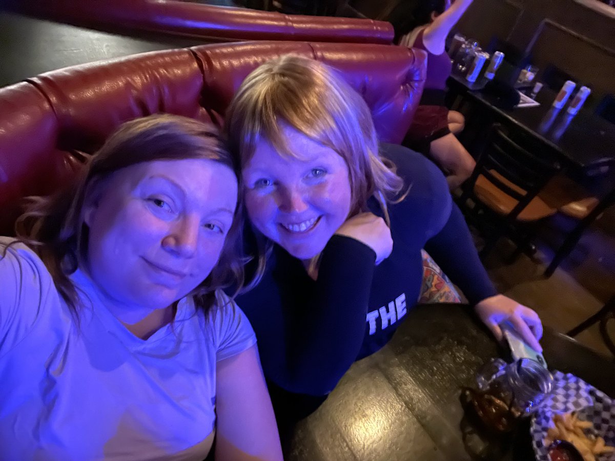 shimmer_johnson's tweet photo. Had an awesome night hanging with friends and singing some @Sia @KateBushMusic and more !! What an awesome evening with #julie #crystal #themesa #koryray #quinn #jasonhilderman and so many more ! https://t.co/FyDIVeXhVn